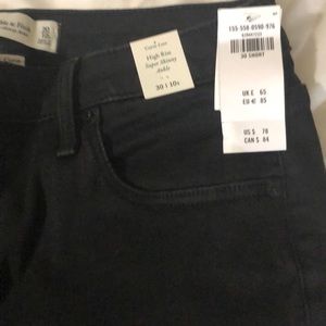 NWT Abercrombie black 30 short jeans